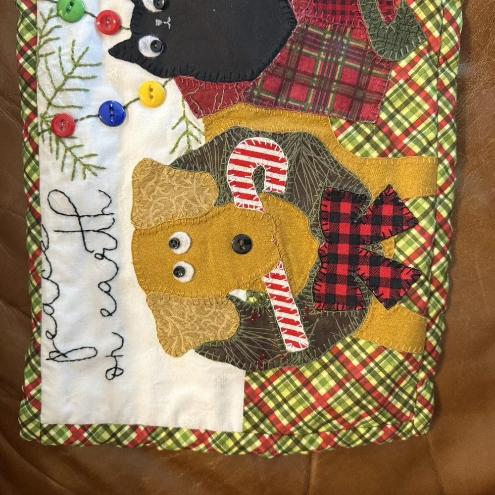 Handmade Christmas Wall Hanging Quilted Dog Black Cat Red Green Peace On Earth
